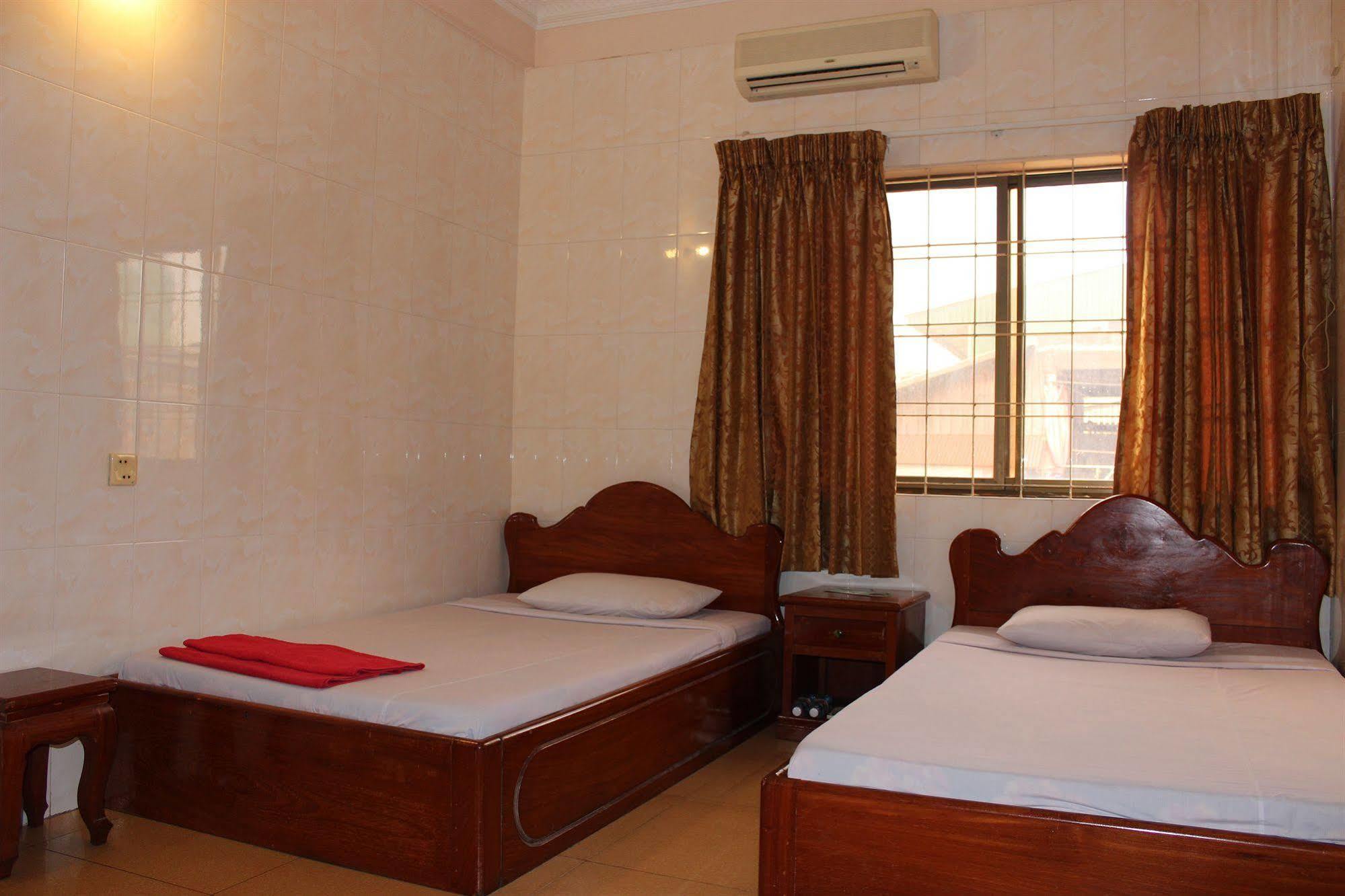 Lucky 2 Guesthouse Phnom Penh Exteriör bild